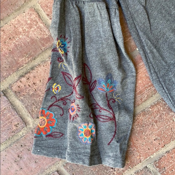 NWT LOFT grey sweater with embroidery - Picture 4 of 5